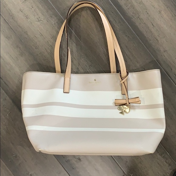 kate spade Handbags - Kate spade purse